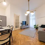 Stylish Old Town By Easybnb Apartament