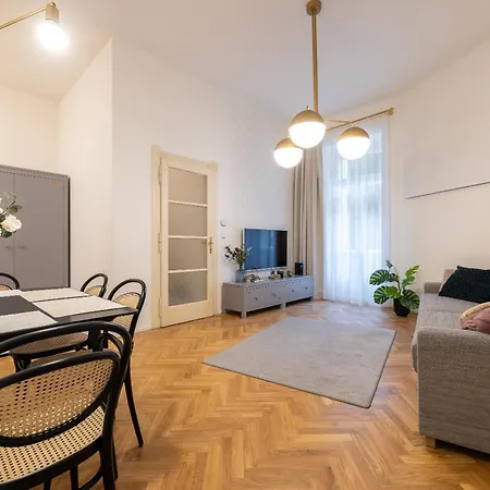 Stylish Old Town By Easybnb Apartment